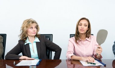 How to Identify Narcissistic Leaders and Collaborate